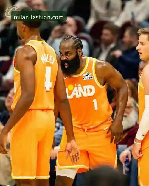 米切尔42分主导战局，骑士力克魔术延续连胜势头详解